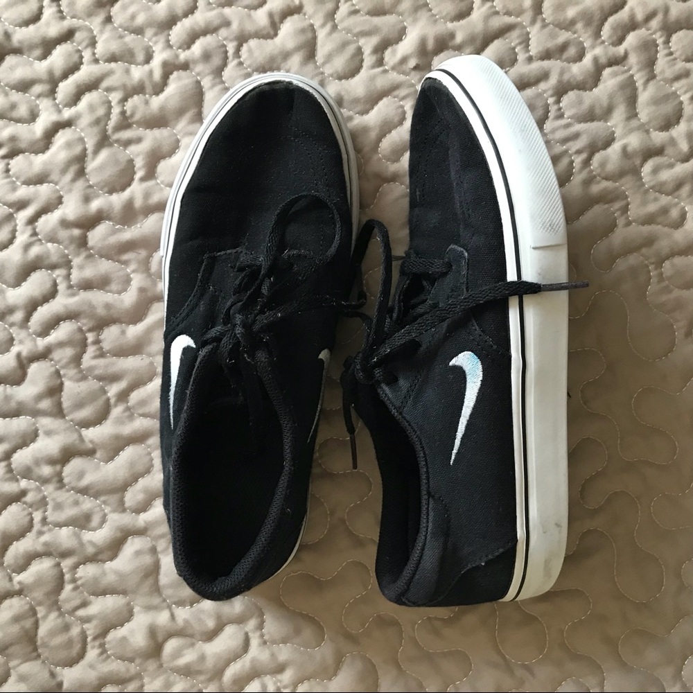 Girls Nike’s